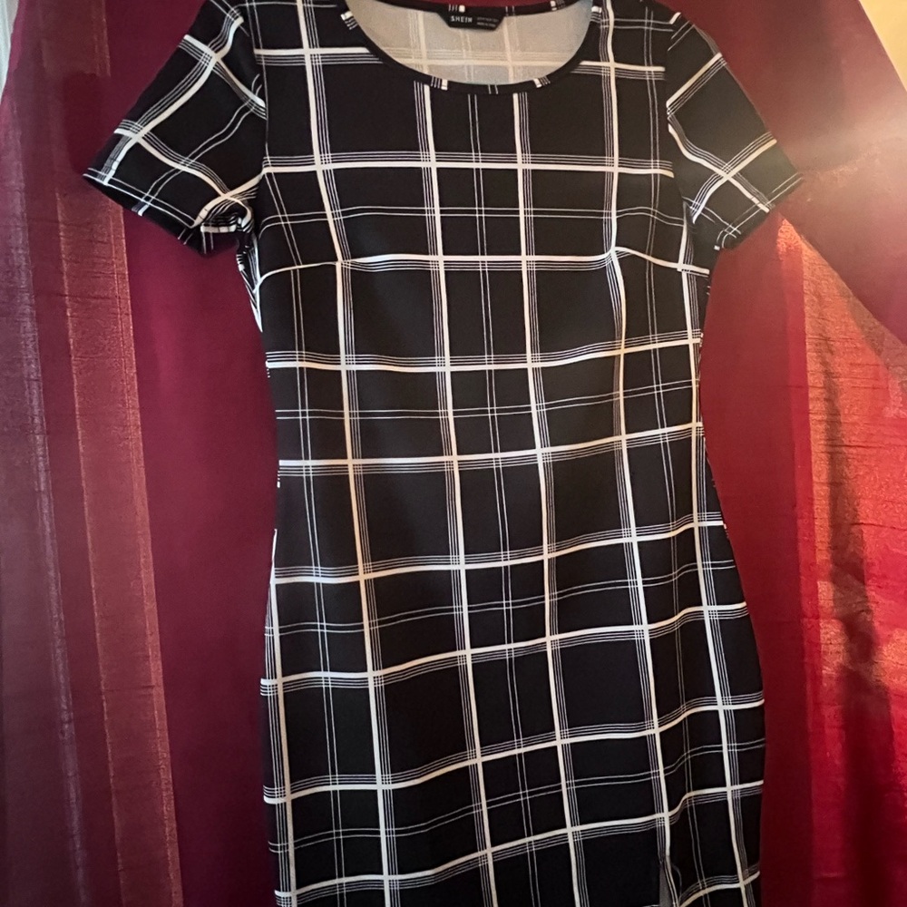 SHEIN Black & White Windowpane Short Sleeve Mini Dress